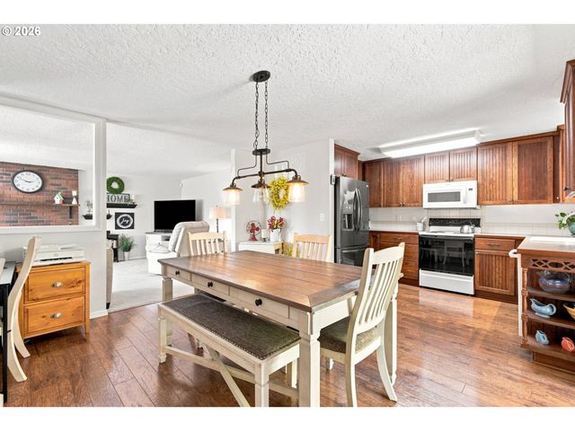 12439 BLUE RIDGE Dr, Oregon City, OR 97045