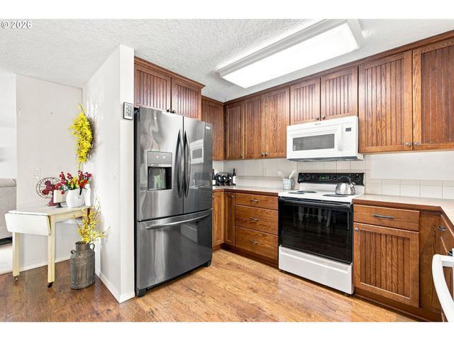 12439 BLUE RIDGE Dr, Oregon City, OR 97045