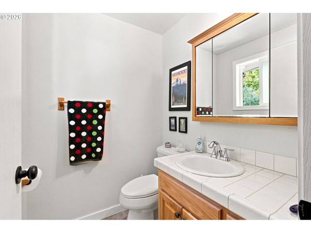 12439 BLUE RIDGE Dr, Oregon City, OR 97045