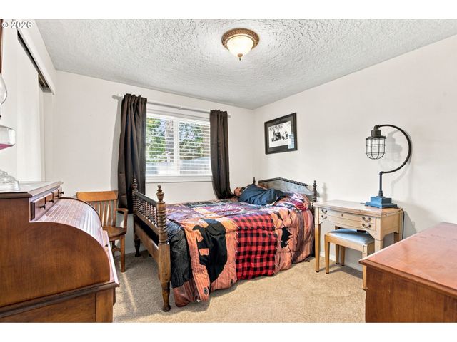 12439 BLUE RIDGE Dr, Oregon City, OR 97045
