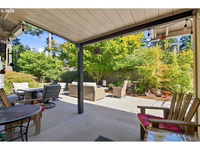 12439 BLUE RIDGE Dr, Oregon City, OR 97045