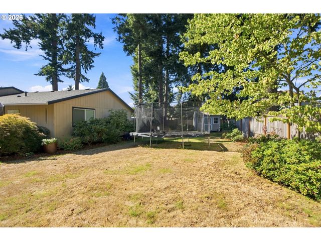 12439 BLUE RIDGE Dr, Oregon City, OR 97045