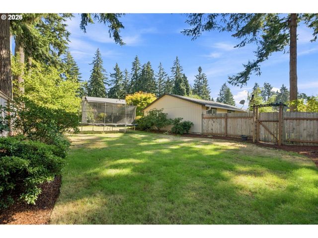 12439 BLUE RIDGE Dr, Oregon City, OR 97045