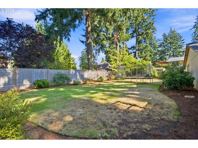 12439 BLUE RIDGE Dr, Oregon City, OR 97045