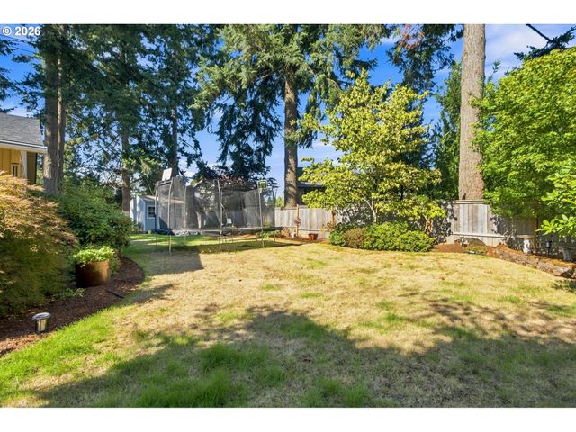 12439 BLUE RIDGE Dr, Oregon City, OR 97045