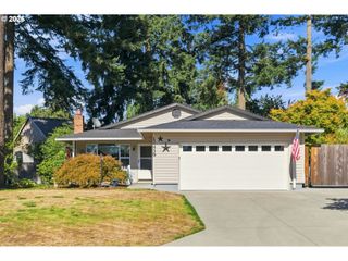 12439 BLUE RIDGE Dr, Oregon City, OR 97045