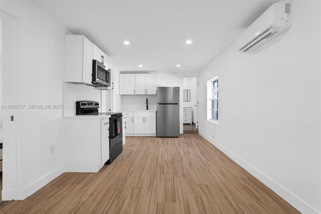 2419 Coolidge St 1, Hollywood, FL 33020