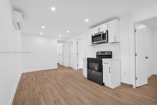 2419 Coolidge St 1, Hollywood, FL 33020