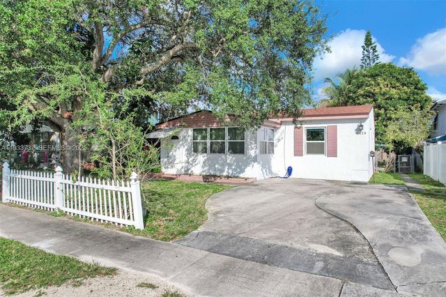 2419 Coolidge St 1, Hollywood, FL 33020