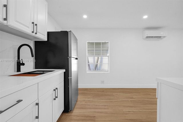 2419 Coolidge St 1, Hollywood, FL 33020