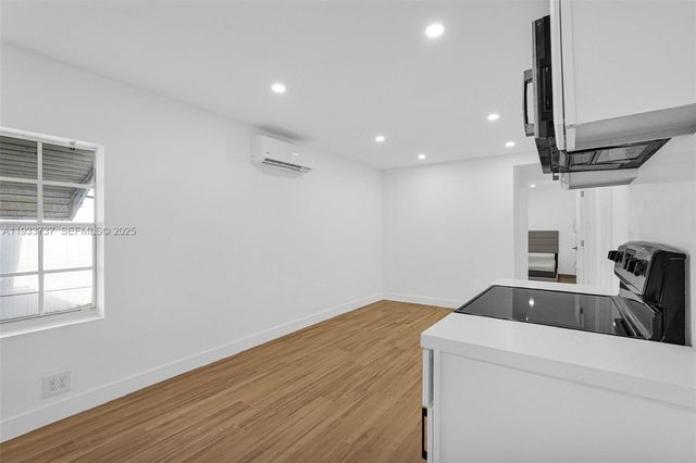 2419 Coolidge St 1, Hollywood, FL 33020