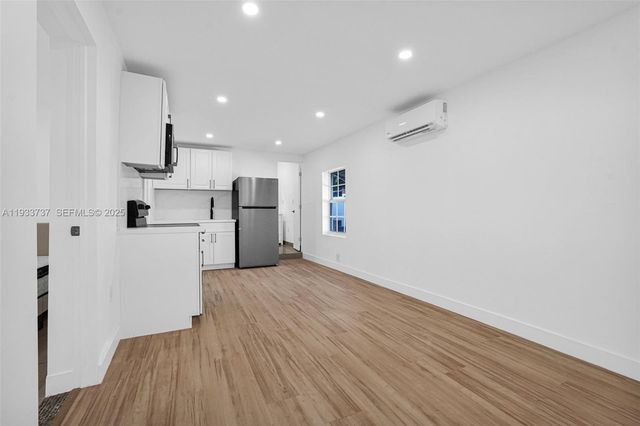 2419 Coolidge St 1, Hollywood, FL 33020