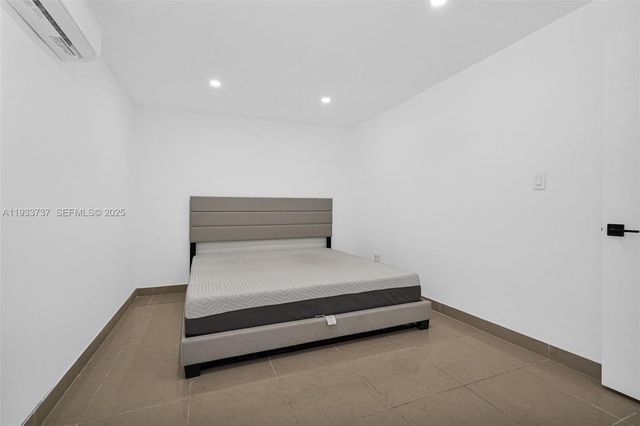 2419 Coolidge St 1, Hollywood, FL 33020