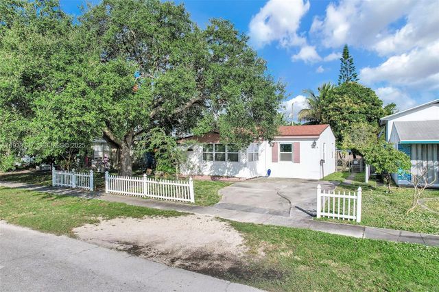 2419 Coolidge St 1, Hollywood, FL 33020