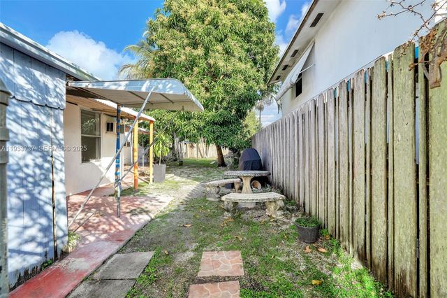 2419 Coolidge St 1, Hollywood, FL 33020