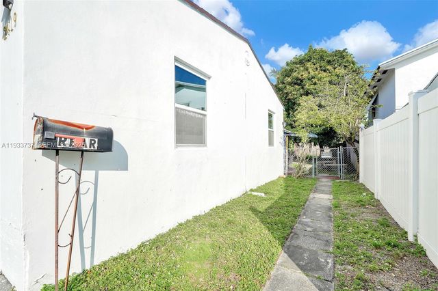 2419 Coolidge St 1, Hollywood, FL 33020