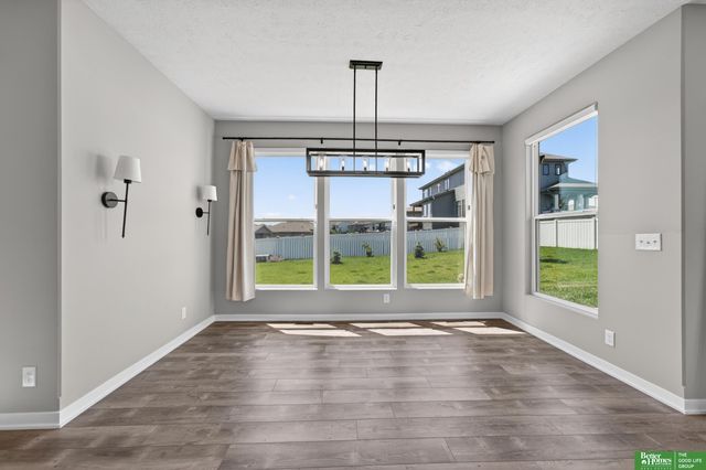 21819 G Street, Elkhorn, NE 68022