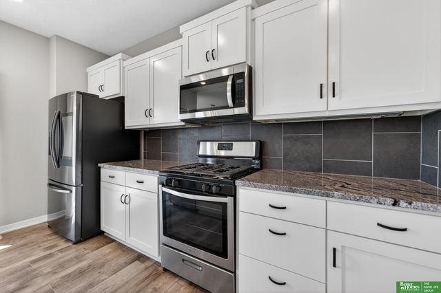21819 G Street, Elkhorn, NE 68022