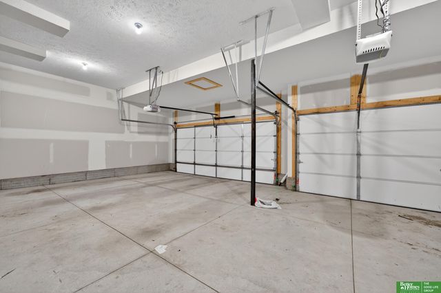 21819 G Street, Elkhorn, NE 68022