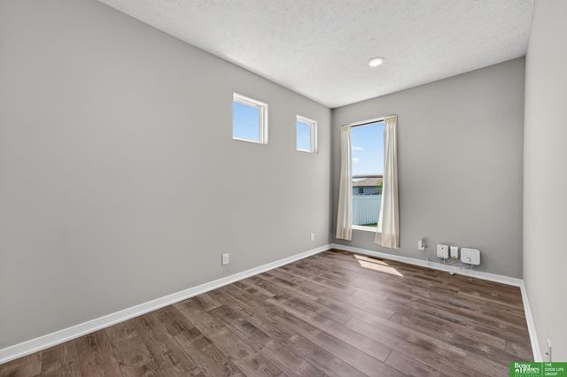 21819 G Street, Elkhorn, NE 68022