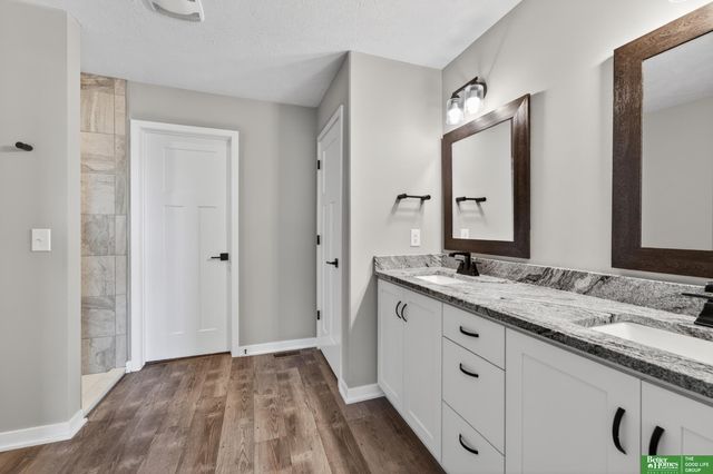 21819 G Street, Elkhorn, NE 68022