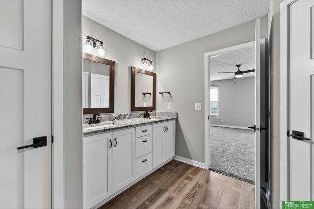 21819 G Street, Elkhorn, NE 68022