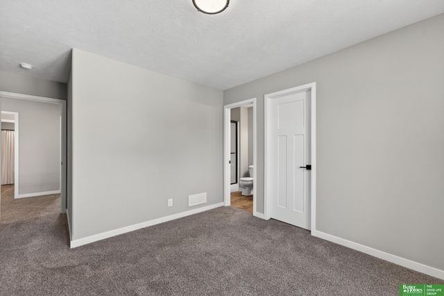 21819 G Street, Elkhorn, NE 68022