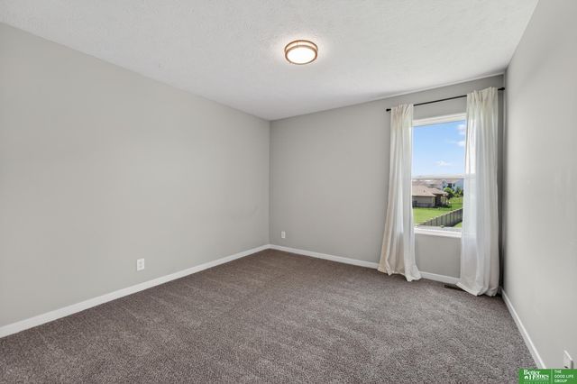 21819 G Street, Elkhorn, NE 68022