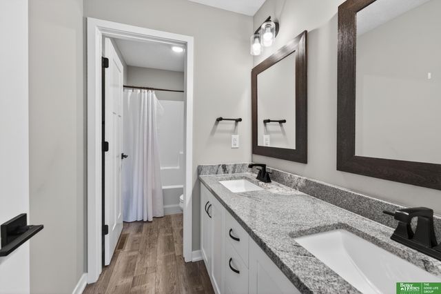 21819 G Street, Elkhorn, NE 68022