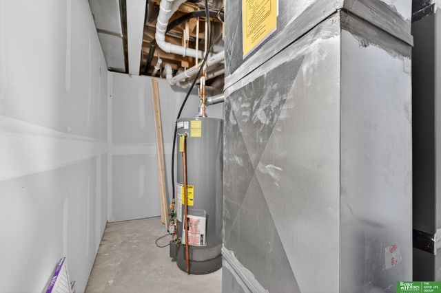 21819 G Street, Elkhorn, NE 68022
