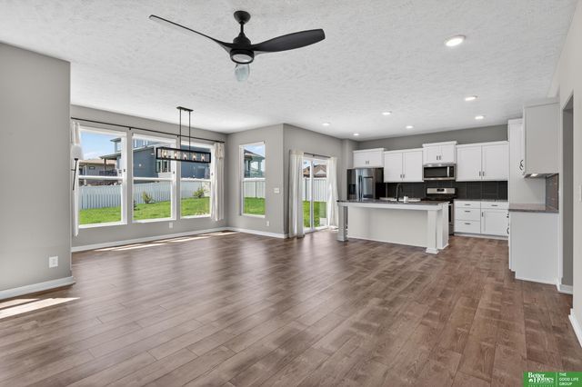 21819 G Street, Elkhorn, NE 68022