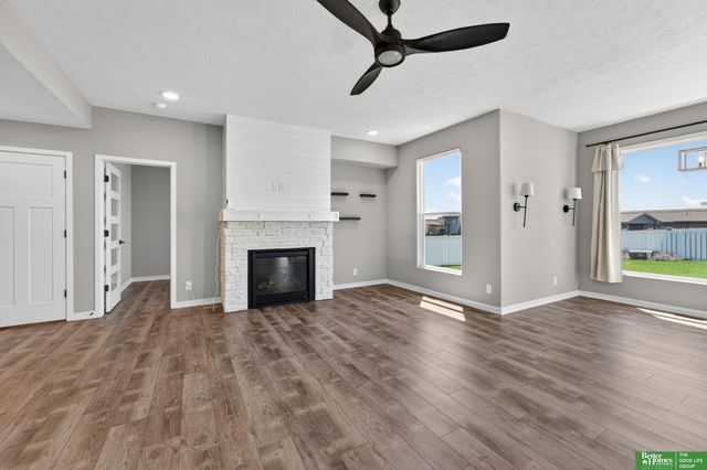 21819 G Street, Elkhorn, NE 68022