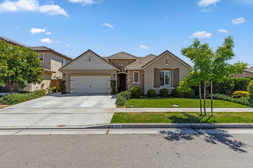 202 Isabella Dr, Lodi, CA 95240