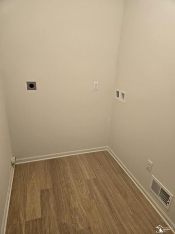 807 Plum Vlg Drive 57, Raisinville Twp, MI 48161