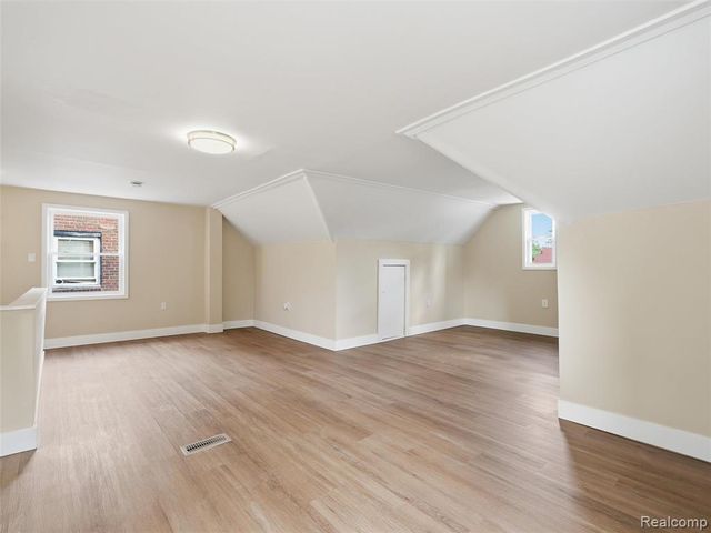 16835 Lesure Street, Detroit, MI 48235