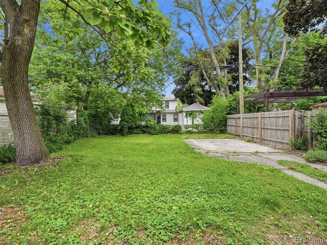 16835 Lesure Street, Detroit, MI 48235