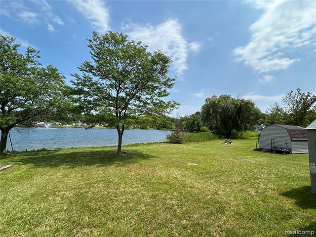 48582 Lakeview Circle, Shelby Twp, MI 48317