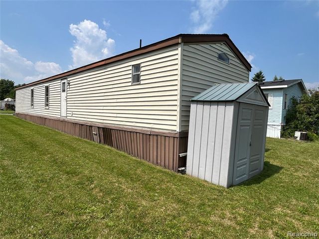 48582 Lakeview Circle, Shelby Twp, MI 48317