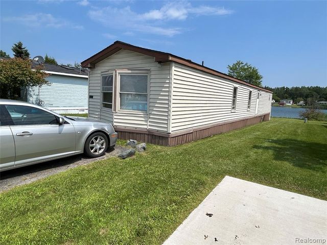48582 Lakeview Circle, Shelby Twp, MI 48317