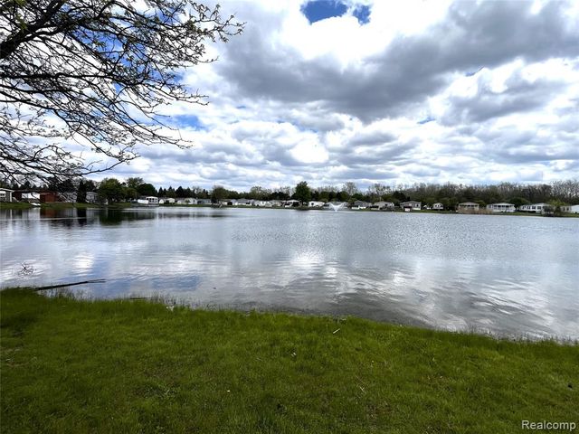 48582 Lakeview Circle, Shelby Twp, MI 48317