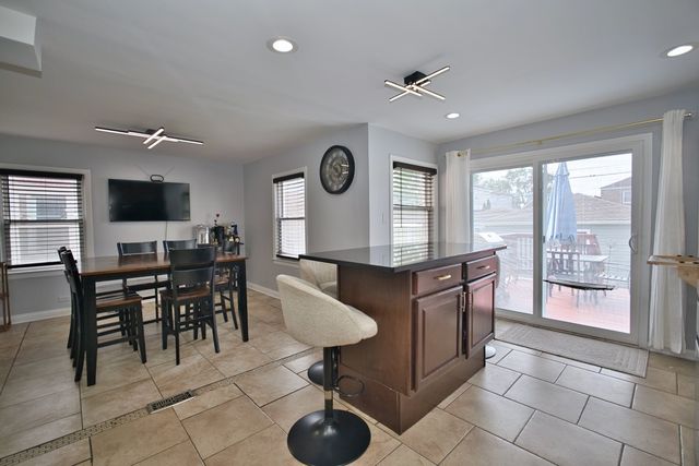 3509 W 73rd Place, Chicago, IL 60629