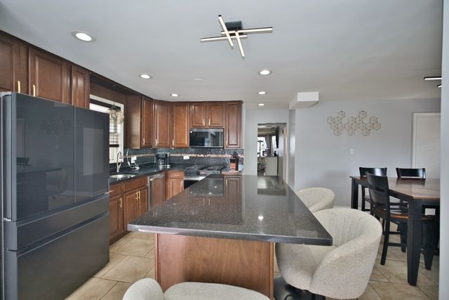 3509 W 73rd Place, Chicago, IL 60629