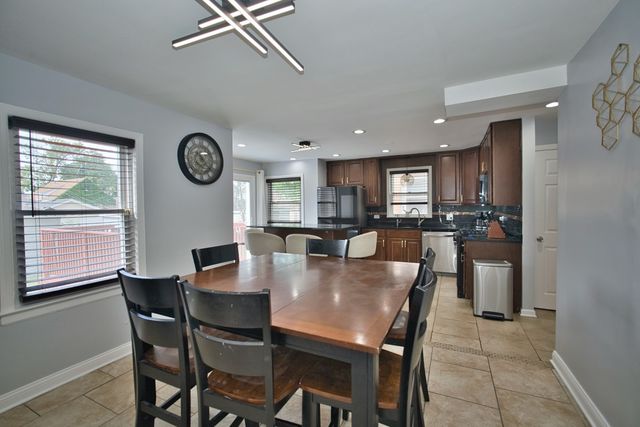 3509 W 73rd Place, Chicago, IL 60629