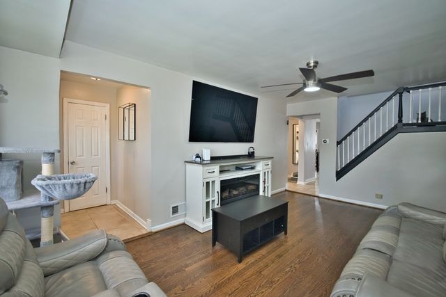 3509 W 73rd Place, Chicago, IL 60629