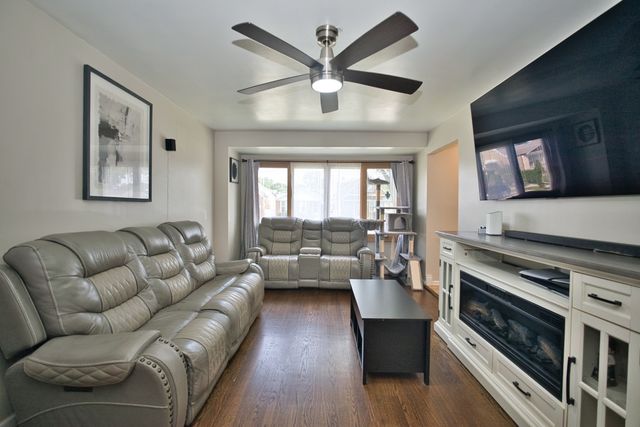 3509 W 73rd Place, Chicago, IL 60629