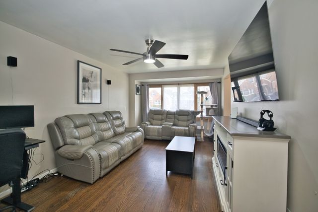 3509 W 73rd Place, Chicago, IL 60629