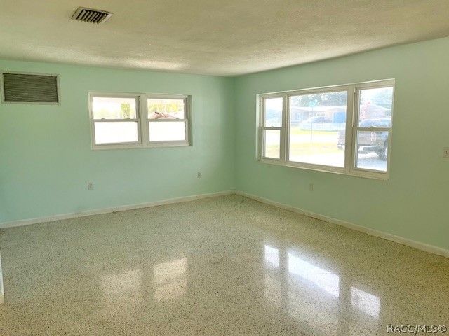 31 S Lincoln Avenue, Beverly Hills, FL 34465