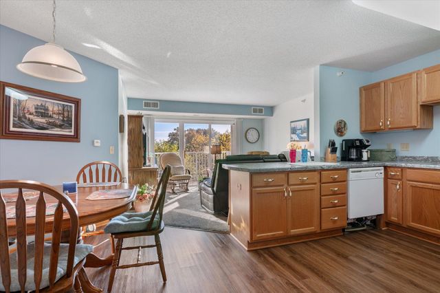 5650 Boone Avenue N 408, New Hope, MN 55428