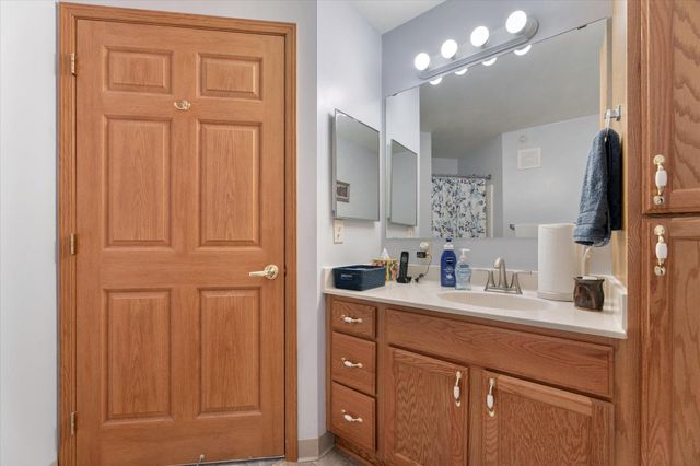 5650 Boone Avenue N 408, New Hope, MN 55428