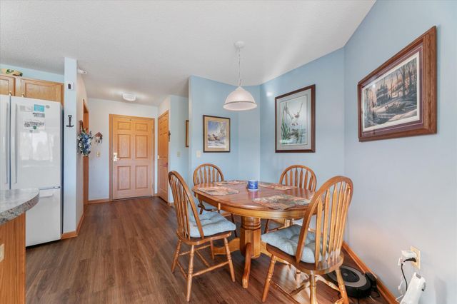 5650 Boone Avenue N 408, New Hope, MN 55428